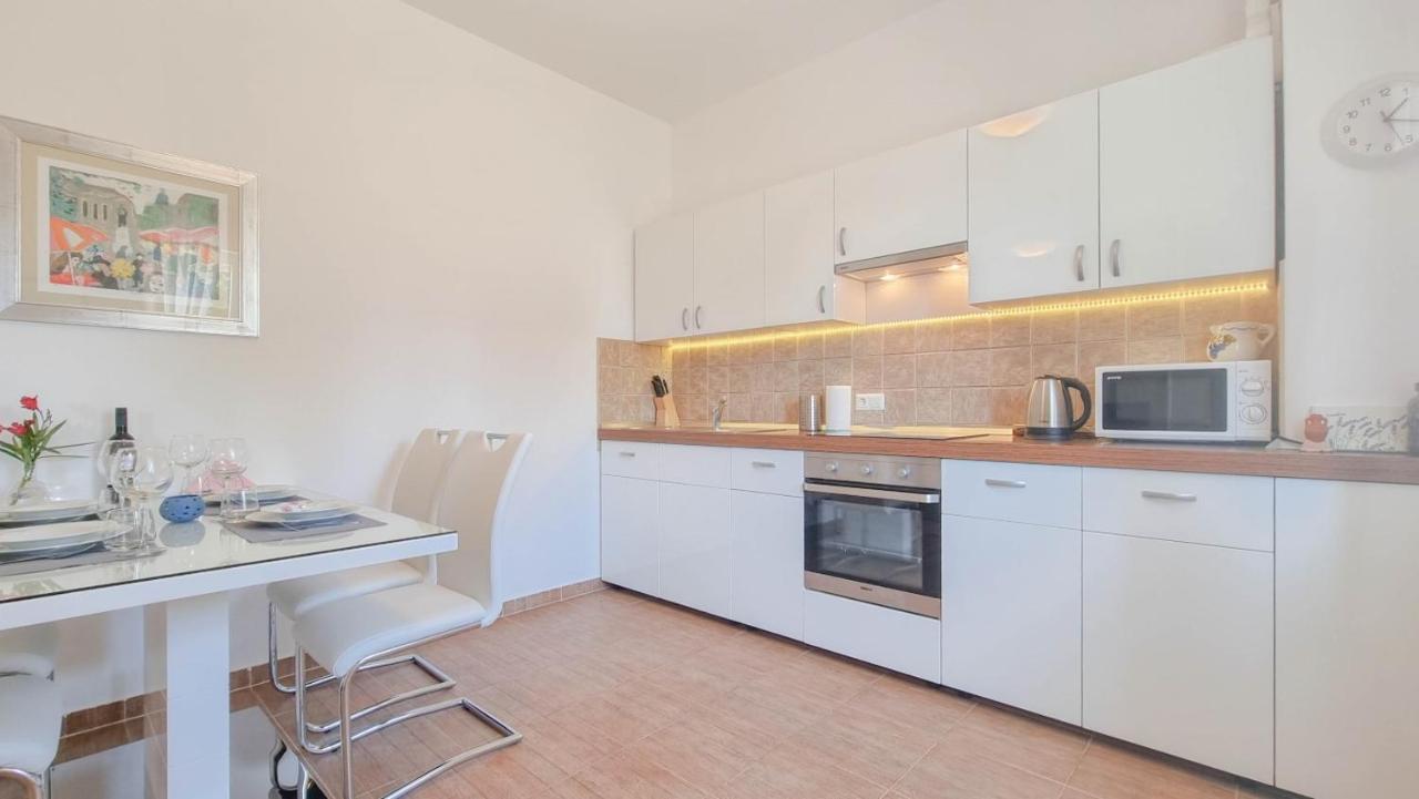Lea Appartement Novigrad Istria Buitenkant foto