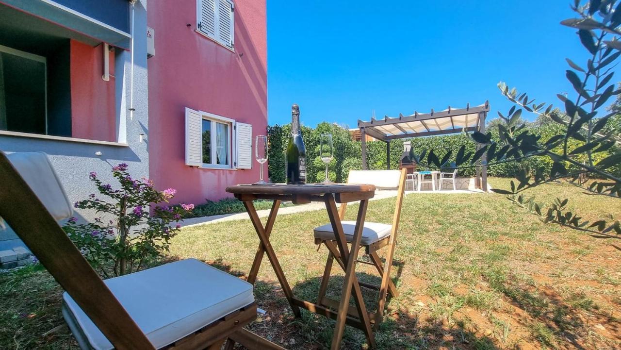 Lea Appartement Novigrad Istria Buitenkant foto